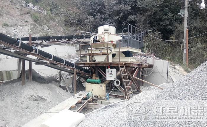 采石場(chǎng)打砂機(jī)現(xiàn)場(chǎng) 采石場(chǎng)打砂機(jī)現(xiàn)場(chǎng)